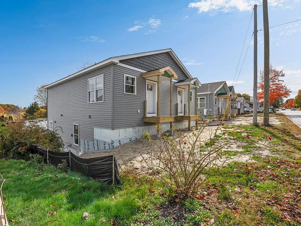 250 Main St #2