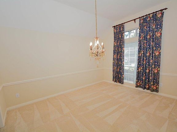 4th image of 119 Bending Brook Ln