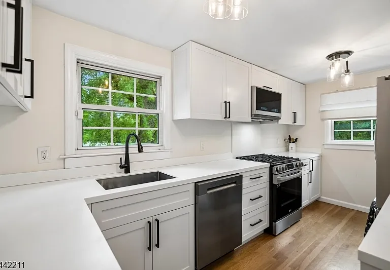 24 Iris Rd — Photo 13