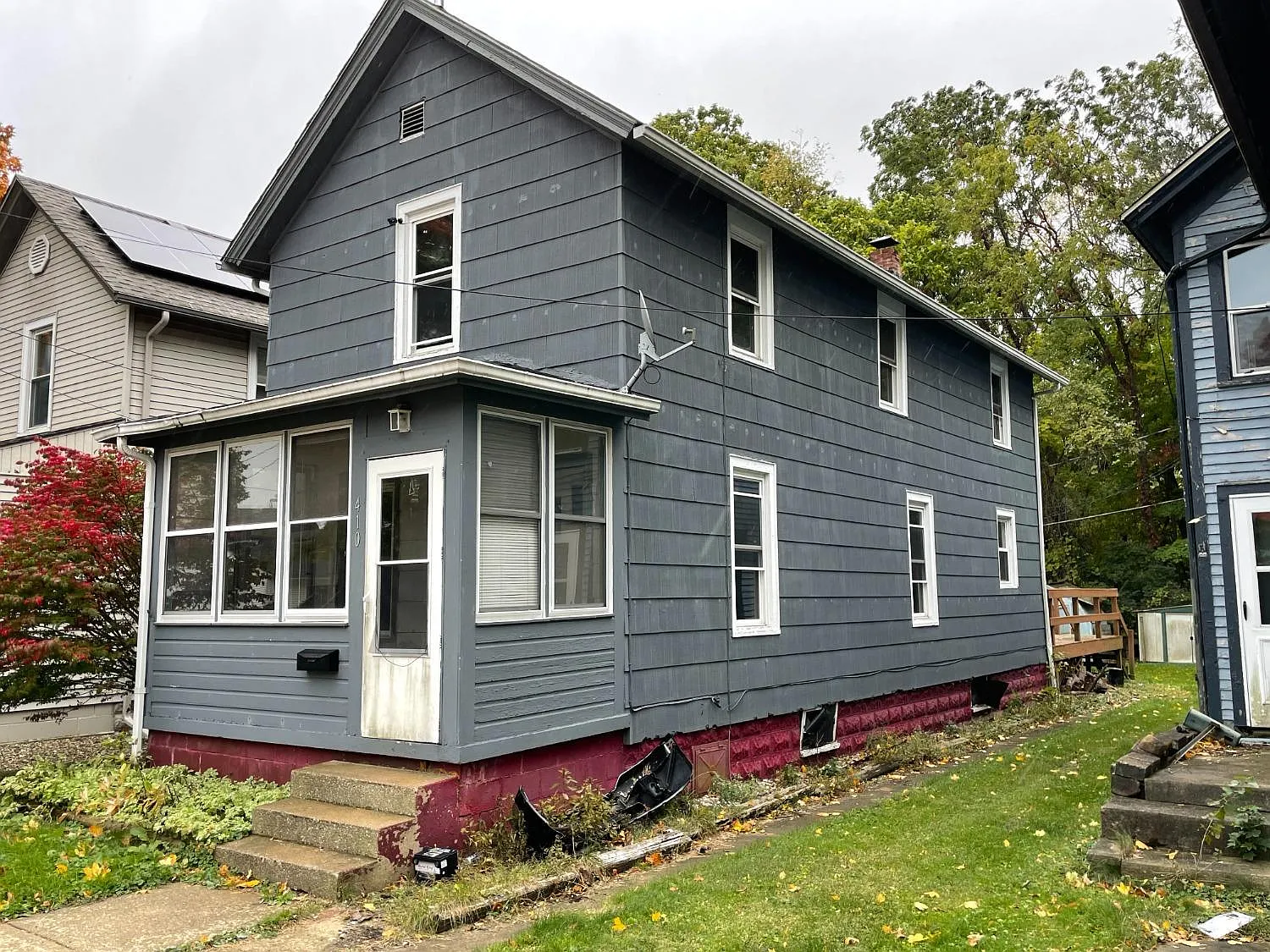 410 Warwick St photo 1