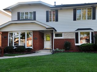 1120 Ostrander Ave, La Grange Park, IL 60526