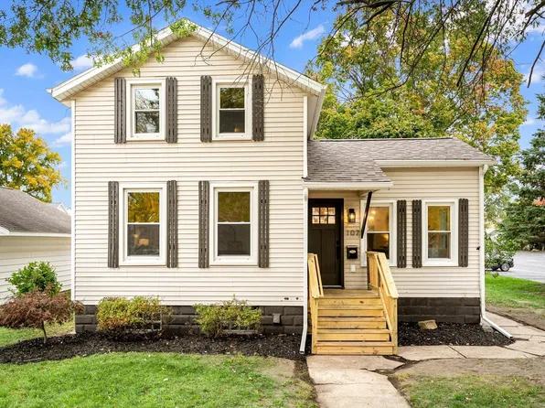 107 E Lincoln Ave, Zeeland, MI 49464