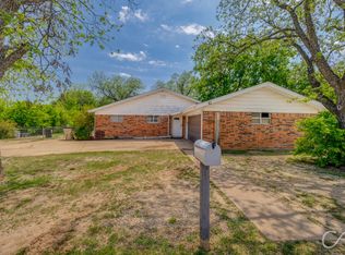 489 Main St, Lawn, TX 79530