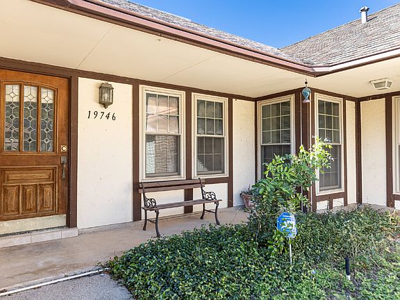 5th image of 19746 Encino Way