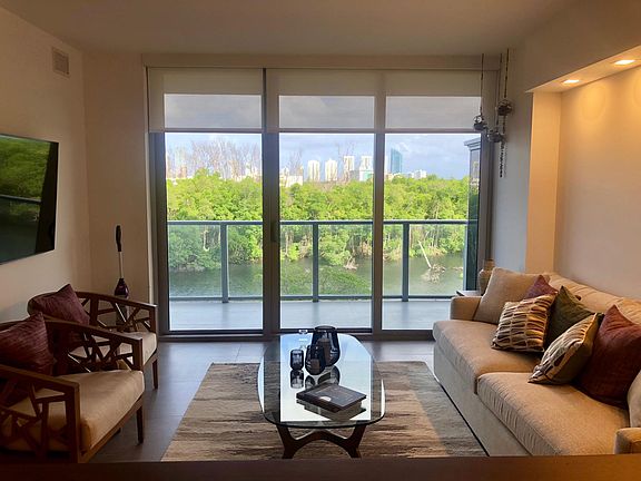 4th image of 16385 Biscayne Blvd Unit 518