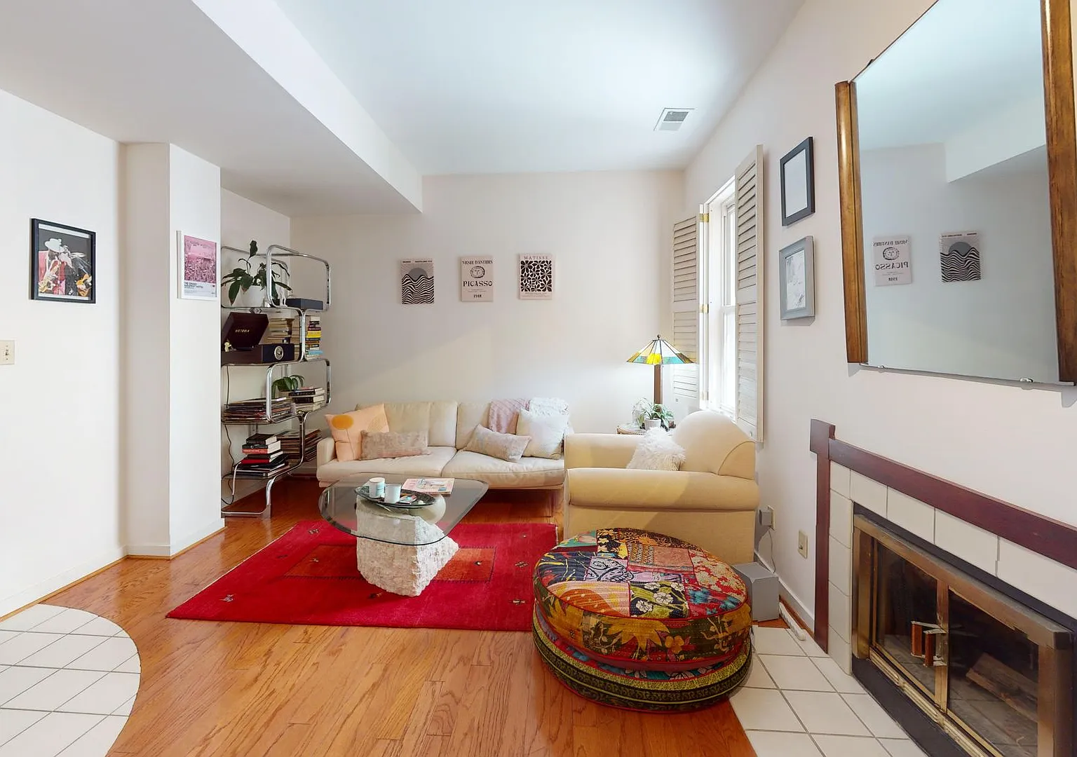 Unique Duplex in West End- Fully Furnished W/Spiral Staircase & More! — Photo 3