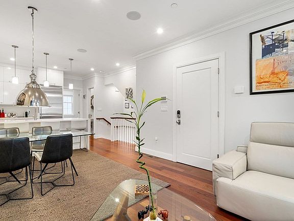 4th image of 52 Melrose St #1