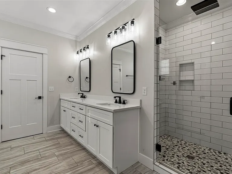 633 Village Way — Photo 17