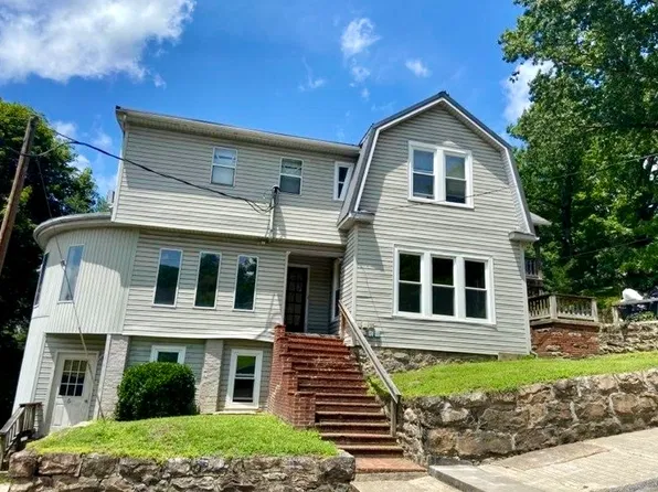 526 Oak Ave NW #2, Norton, VA 24273