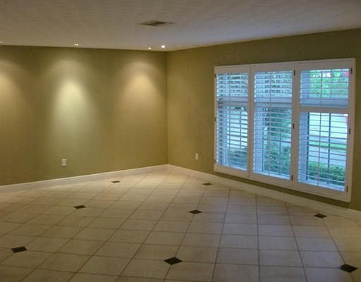3rd image of 660 Conde Ave