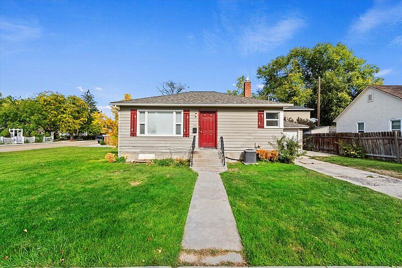 1st image of 1104 E Dewey Ave
