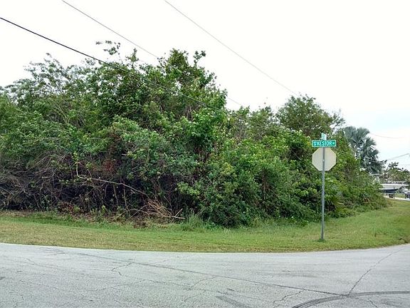 2nd image of 441 SW Stacy Ct