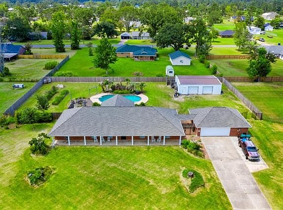 2nd image of 708 Amber Dr