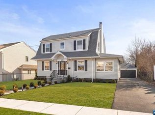 690 Prospect Ave, Ridgefield, NJ 07657
