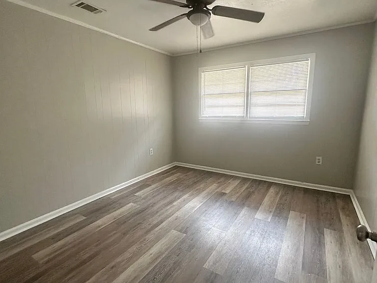 1900 S Maple Dr — Photo 22
