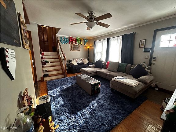 3rd image of 3935 Myrtle Ln