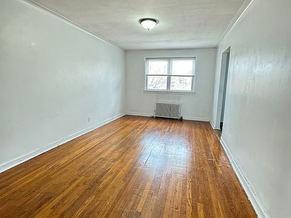 4th image of 24 Hodges Pl #3