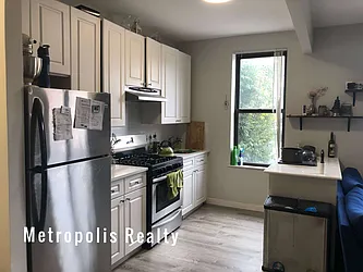 Rented by Metropolis International Realty Inc.