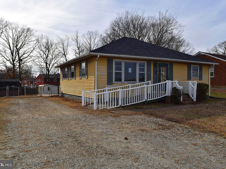 1st image of 1008 Thomas Ln