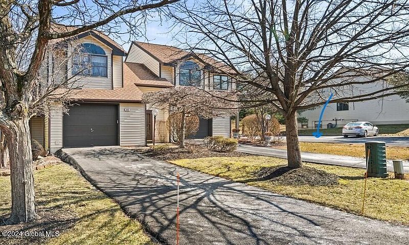 2nd image of 89 Surrey Hill Drive