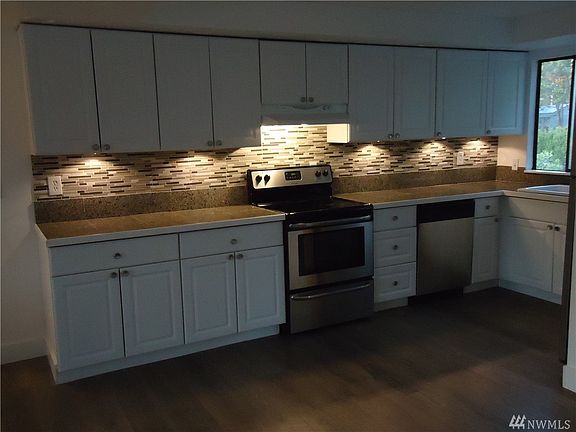5th image of 3511 N Villard St