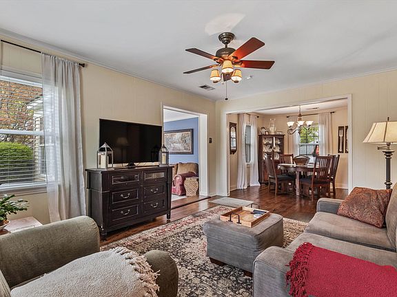 3rd image of 2790 Iroquois Rd