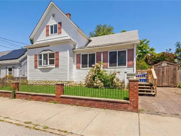 121 Samuel Ave, Pawtucket, RI 02860