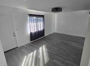 2061 E 130th St, Compton, CA 90222