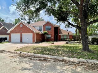 11711 Emerald Wood Dr, Houston, TX 77070