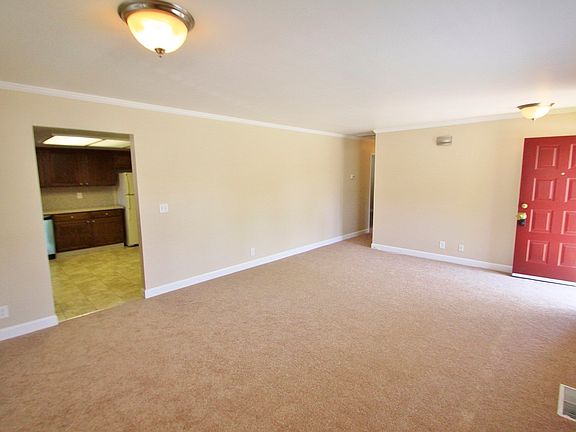 4th image of 22957 Sutro St