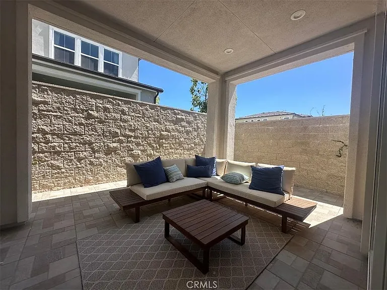 220 Edna Pkwy — Photo 4