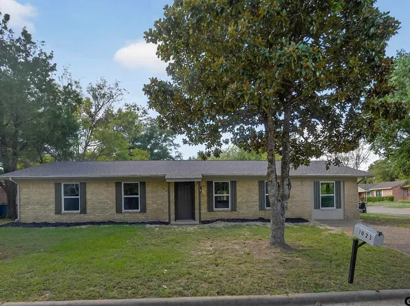1023 Columbia Ave, Jacksonville, TX 75766