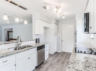 87 Bayou Ln, Kemah, TX 77565