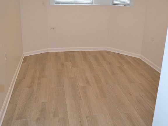 4th image of 3321 W Beach Ave #G