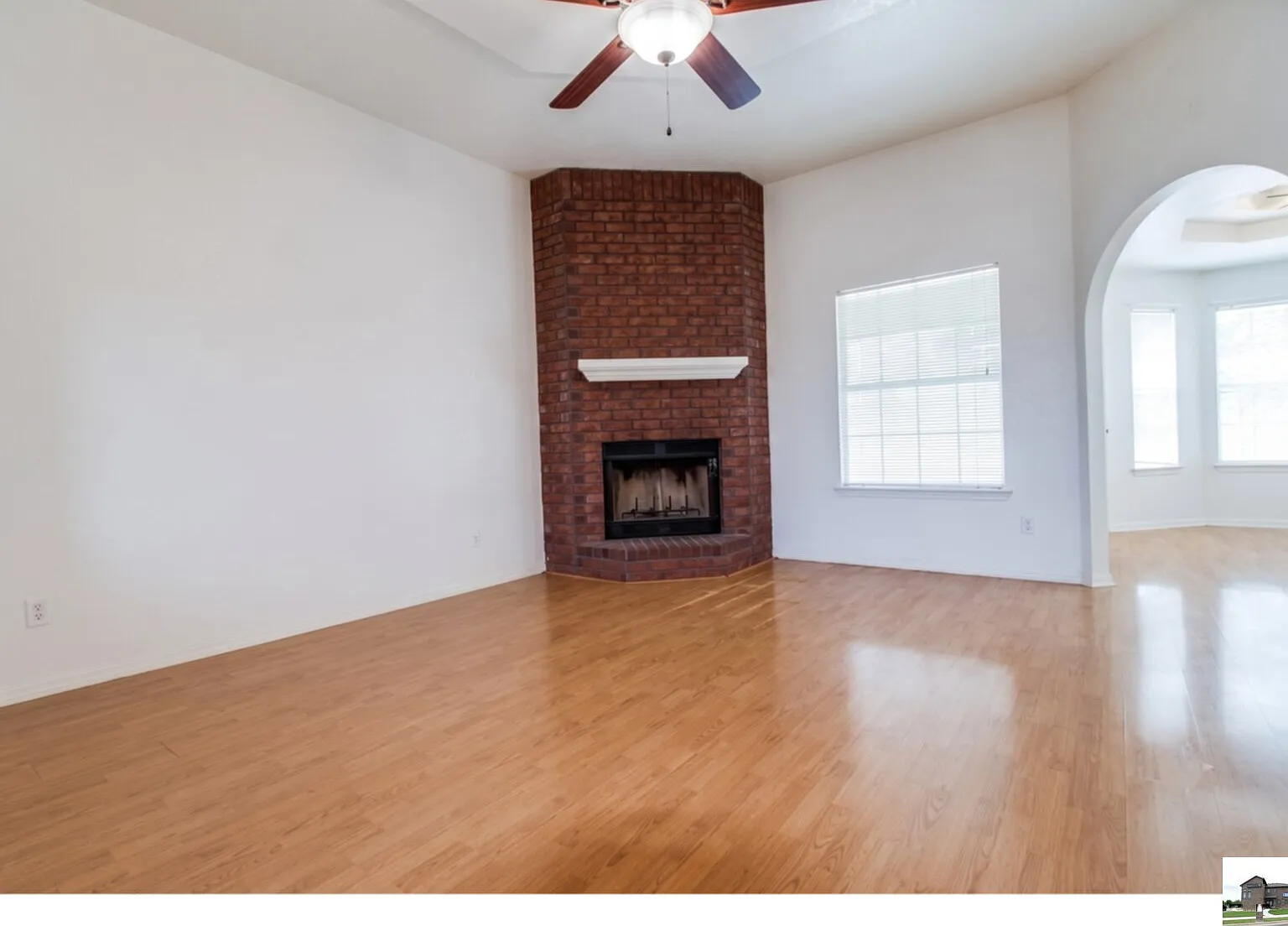 3 bed, 2.0 bath, 1454 sqft, $1,500 — Photo 3