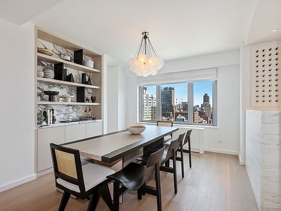 3rd image of 200 E 62nd St APT 17B