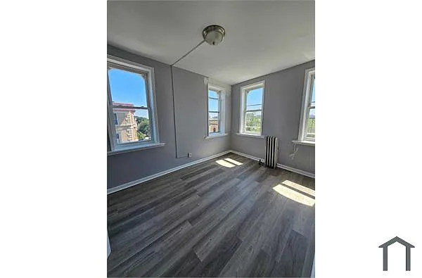 Building Photo - 233 Littleton Ave #8
