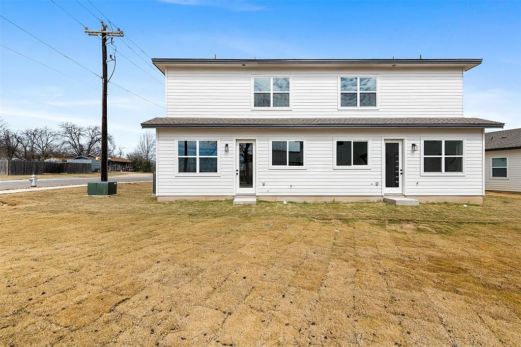 4 bed, 1657 sqft, $2,200 — Photo 3