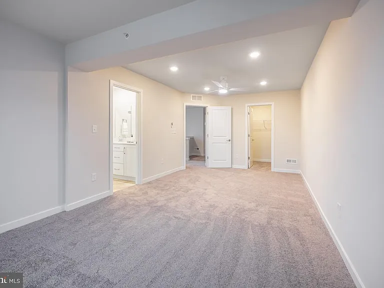 923 Magnolia Ln — Photo 23