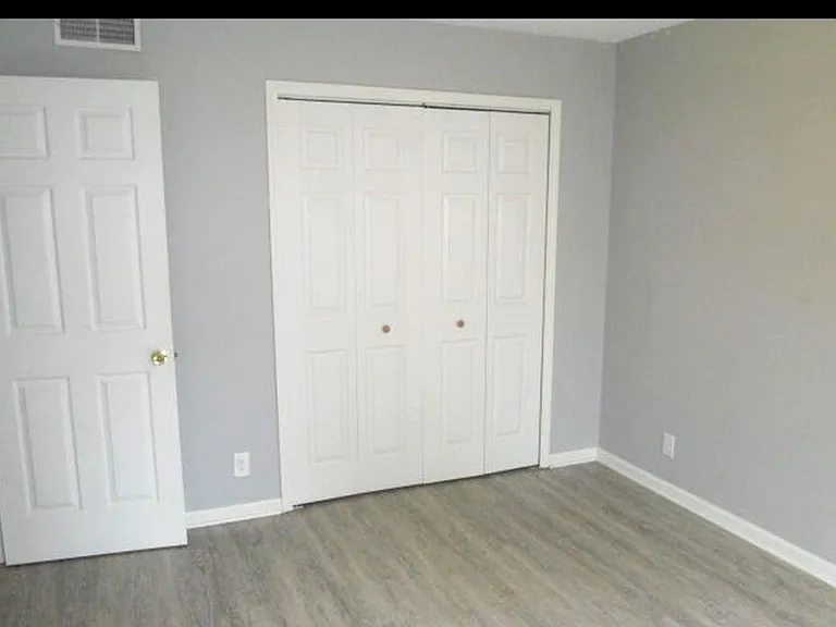 1827 Bashford Manor Ln #1 — Photo 12