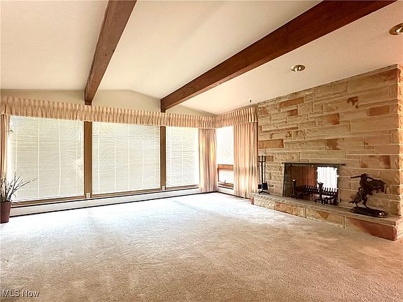 4th image of 442 Bonnie Brae Ave