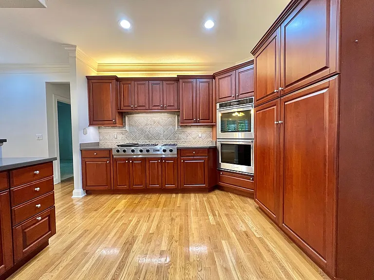508 Stefan Ct — Photo 23