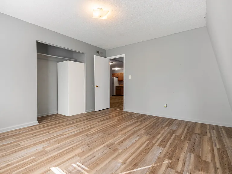 511 Poplar St #C — Photo 9