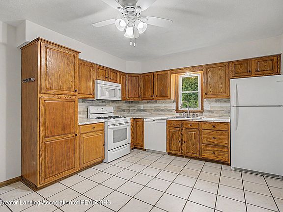 5th image of 5427 Shepper Rd