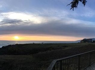 461 Lower Pacific Dr, Whitethorn, CA 95589