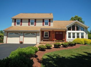 16 Robert Dr, Princeton Junction, NJ 08550