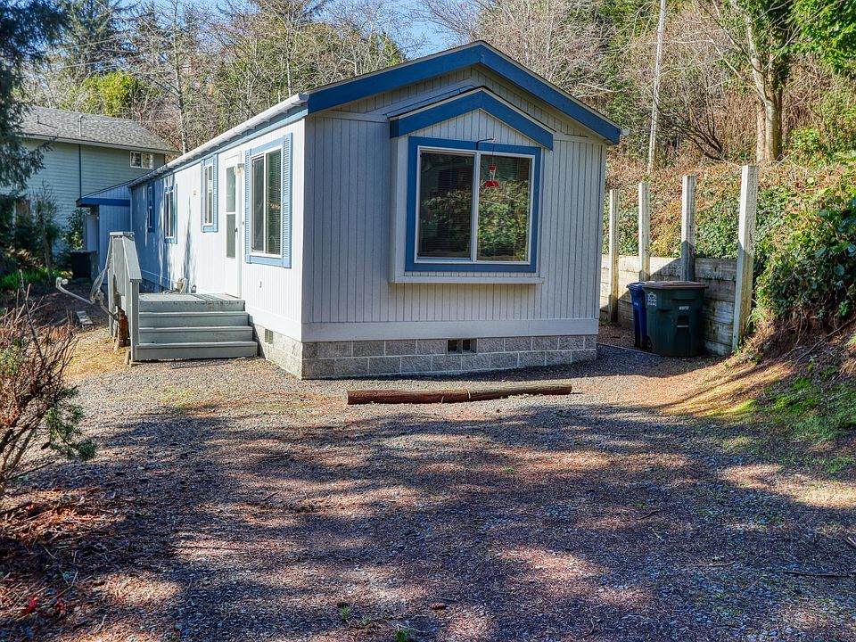 1st image of 3730 SE Leeks Dr
