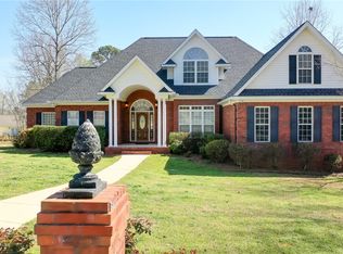 1912 Berry Hill Dr, Opelika, AL 36801