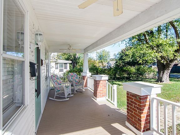 3rd image of 310 Lynnhaven Ave