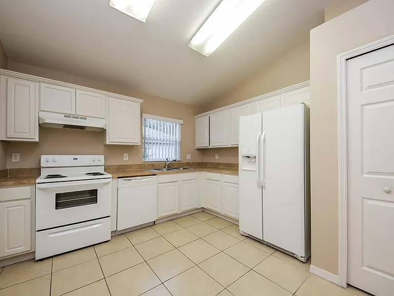 711 Whisper Sound St — Photo 4